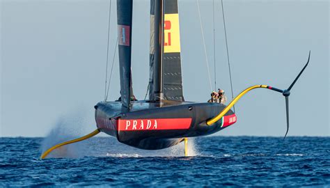 Luna Rossa Prada Pirelli si fa ingolosire e cade dai foil: American 